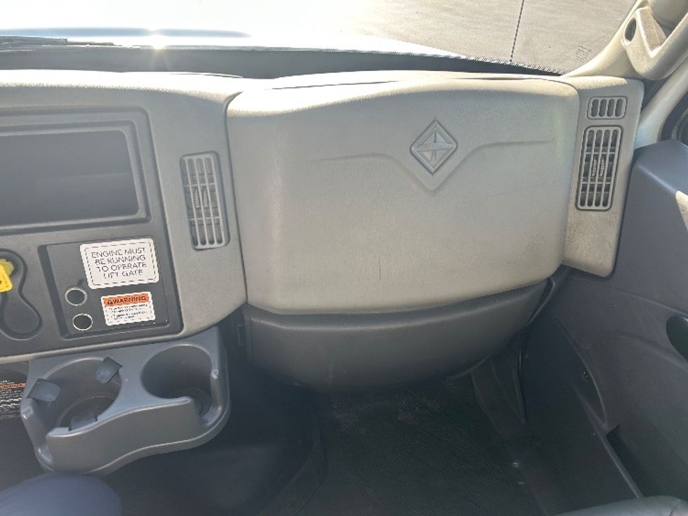 Medium Duty Box Truck-Light and Medium Duty Trucks-International-2019-4300-Cranbury-NJ-335,364\n\t\tmiles-$ 20,000 - Image 18