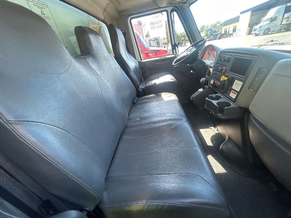 Medium Duty Box Truck-Light and Medium Duty Trucks-International-2019-4300-Cranbury-NJ-335,364\n\t\tmiles-$ 20,000 - Image 19