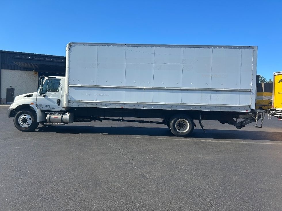 Medium Duty Box Truck-Light and Medium Duty Trucks-International-2019-4300-Cranbury-NJ-335,364\n\t\tmiles-$ 20,000 - Image 4