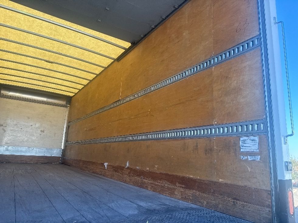 Medium Duty Box Truck-Light and Medium Duty Trucks-International-2019-4300-Dallas-TX-103,336\n\t\tmiles-$ 56,750 - Image 12