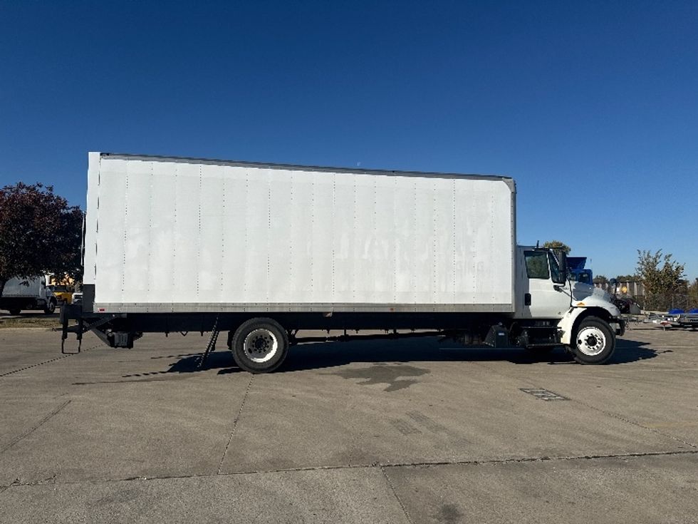 Medium Duty Box Truck-Light and Medium Duty Trucks-International-2019-4300-Dallas-TX-103,336\n\t\tmiles-$ 56,750 - Image 15