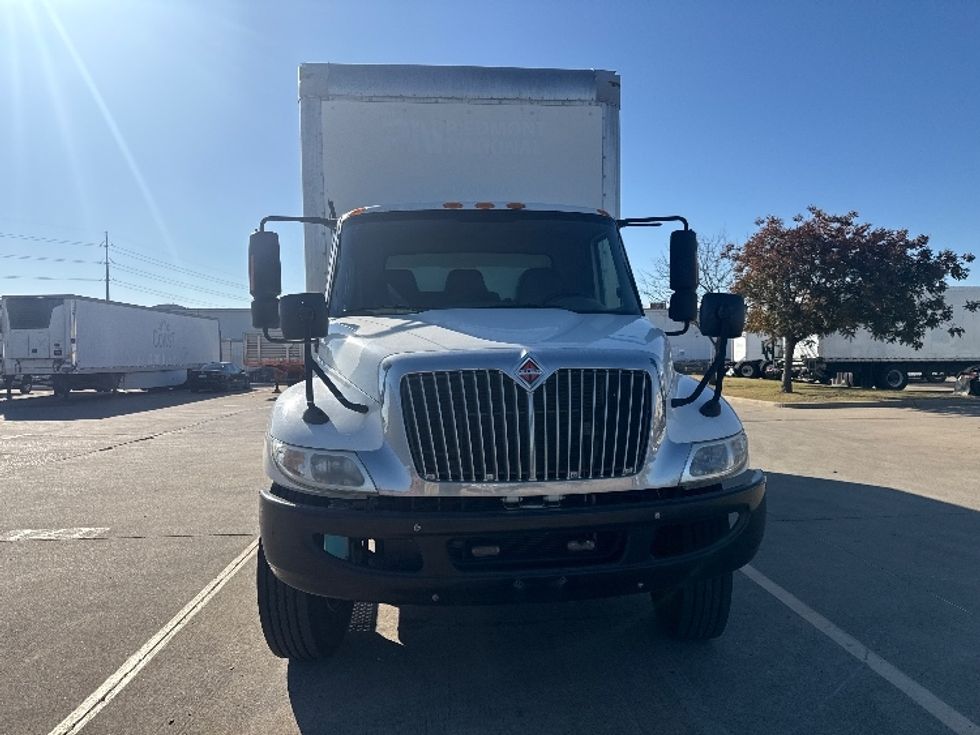 Medium Duty Box Truck-Light and Medium Duty Trucks-International-2019-4300-Dallas-TX-103,336\n\t\tmiles-$ 56,750 - Image 2