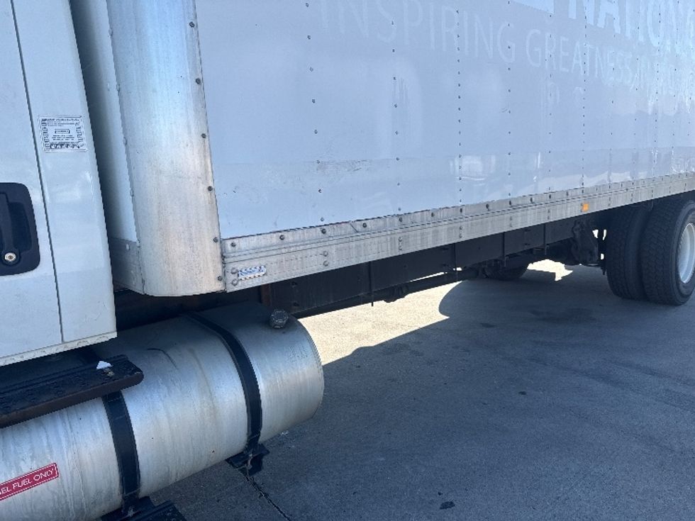 Medium Duty Box Truck-Light and Medium Duty Trucks-International-2019-4300-Dallas-TX-103,336\n\t\tmiles-$ 56,750 - Image 28