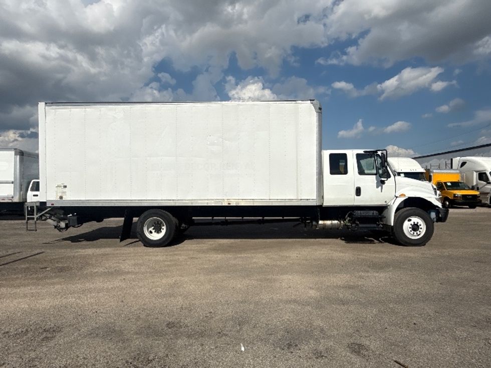 Medium Duty Box Truck-Light and Medium Duty Trucks-International-2019-4300-Dallas-TX-62,265\n\t\tmiles-$ 65,500 - Image 15
