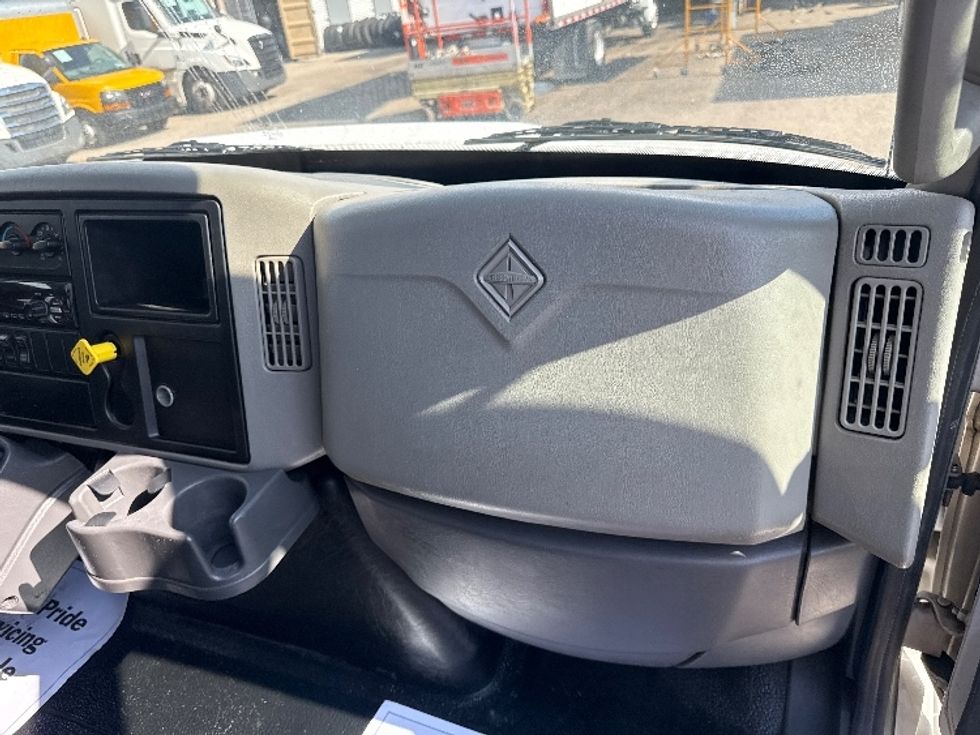 Medium Duty Box Truck-Light and Medium Duty Trucks-International-2019-4300-Dallas-TX-62,265\n\t\tmiles-$ 65,500 - Image 21