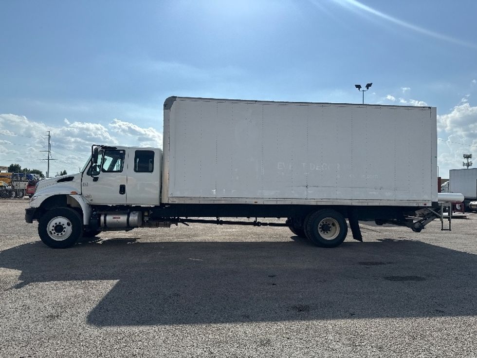 Medium Duty Box Truck-Light and Medium Duty Trucks-International-2019-4300-Dallas-TX-62,265\n\t\tmiles-$ 65,500 - Image 4
