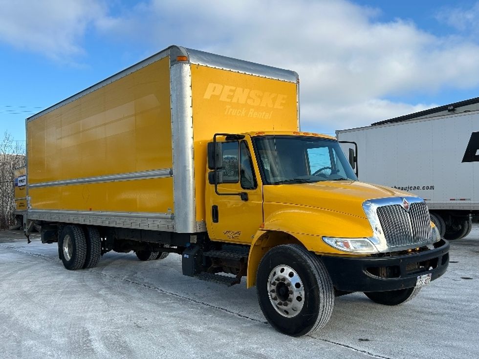 Medium Duty Box Truck-Light and Medium Duty Trucks-International-2019-4300-Dartmouth-NS-269,716\n\t\tkm-$ 59,500 - Image 1