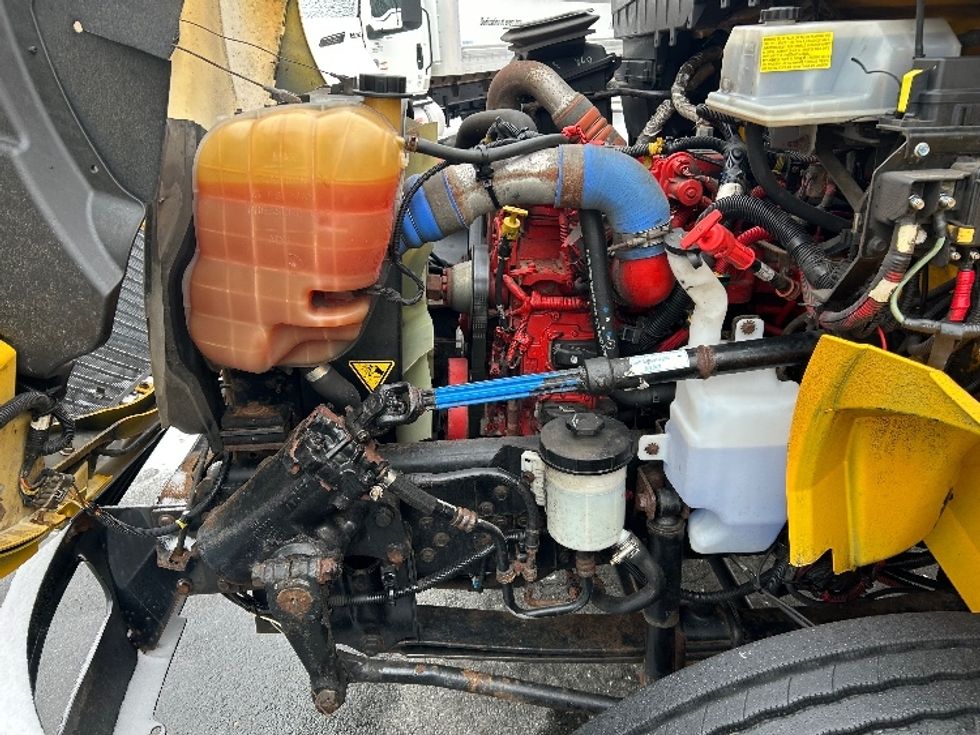 Medium Duty Box Truck-Light and Medium Duty Trucks-International-2019-4300-Dartmouth-NS-269,716\n\t\tkm-$ 59,500 - Image 24