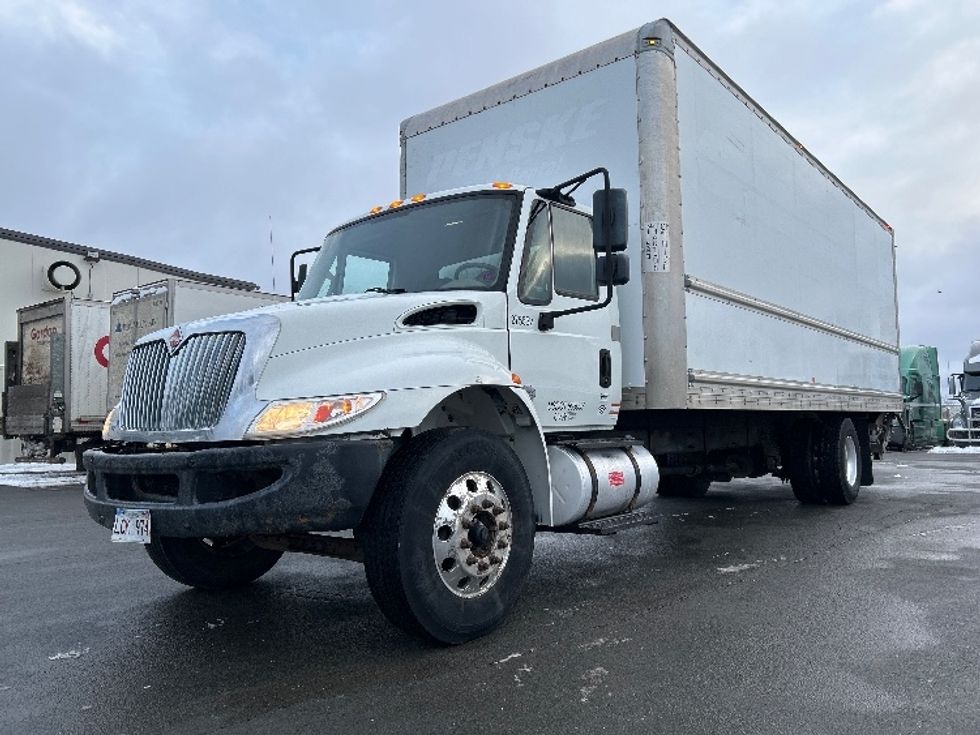 Medium Duty Box Truck-Light and Medium Duty Trucks-International-2019-4300-Dartmouth-NS-286,645\n\t\tkm-$ 57,500 - Image 3