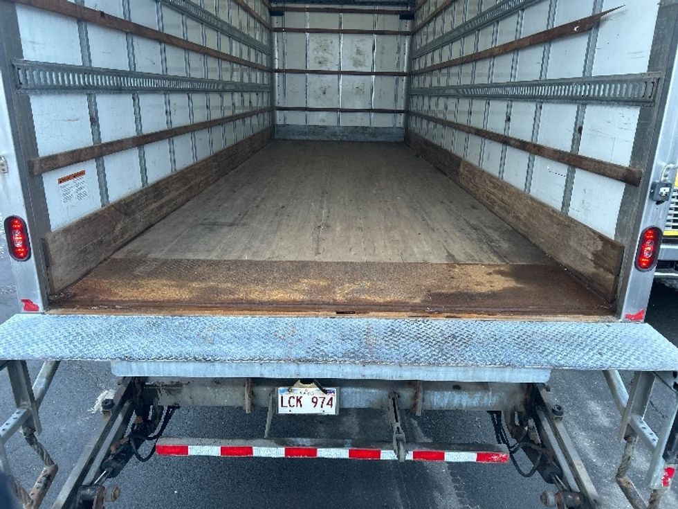 Medium Duty Box Truck-Light and Medium Duty Trucks-International-2019-4300-Dartmouth-NS-286,645\n\t\tkm-$ 57,500 - Image 9