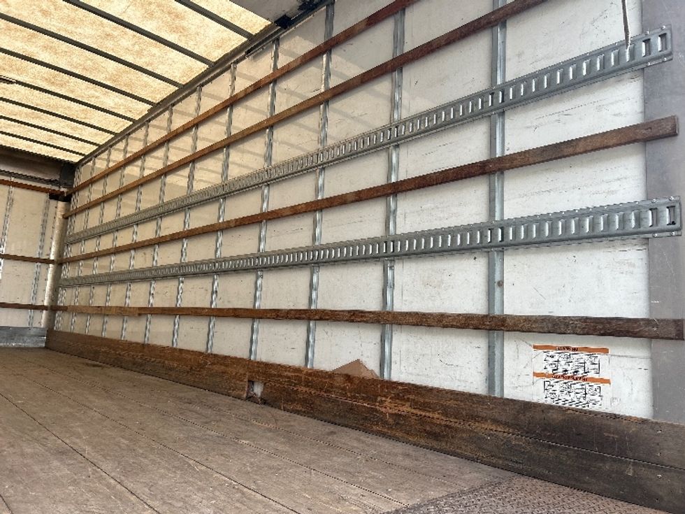 Medium Duty Box Truck-Light and Medium Duty Trucks-International-2019-4300-Delta-BC-152,259\n\t\tkm-$ 67,250 - Image 12