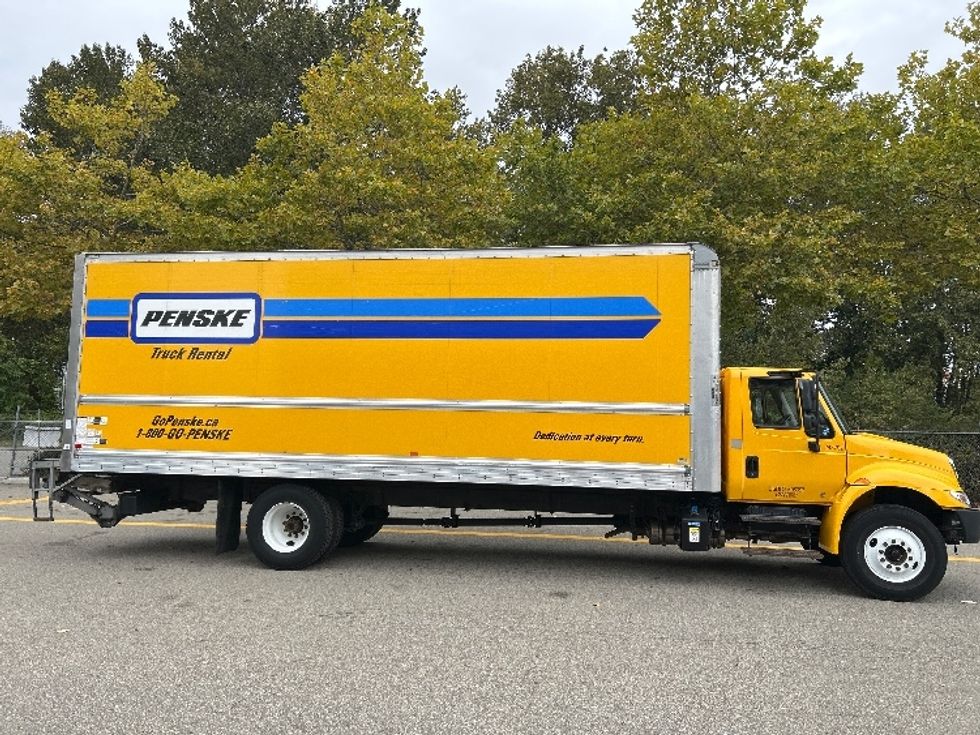 Medium Duty Box Truck-Light and Medium Duty Trucks-International-2019-4300-Delta-BC-152,259\n\t\tkm-$ 67,250 - Image 15