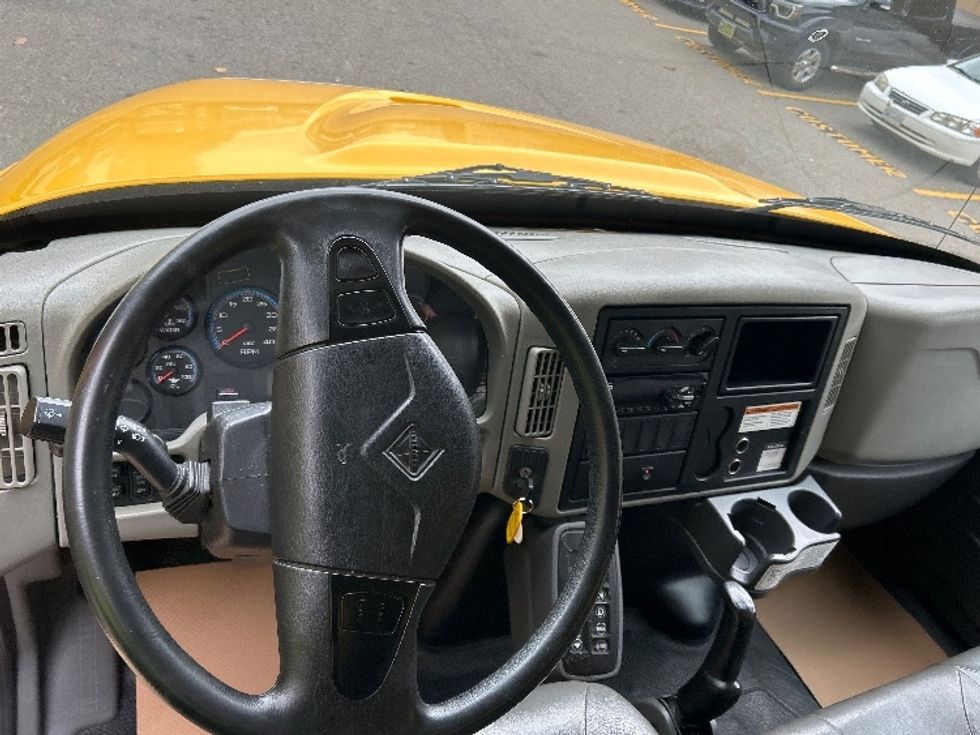 Medium Duty Box Truck-Light and Medium Duty Trucks-International-2019-4300-Delta-BC-152,259\n\t\tkm-$ 67,250 - Image 18