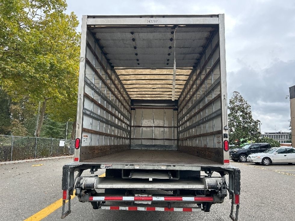 Medium Duty Box Truck-Light and Medium Duty Trucks-International-2019-4300-Delta-BC-152,259\n\t\tkm-$ 67,250 - Image 8