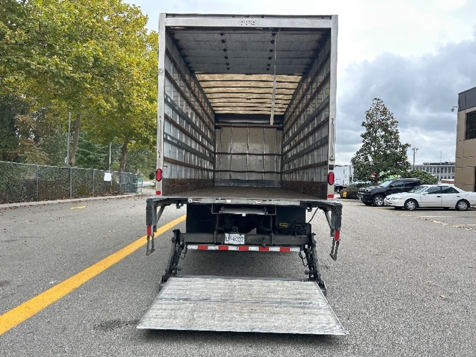 Medium Duty Box Truck-Light and Medium Duty Trucks-International-2019-4300-Delta-BC-152,259\n\t\tkm-$ 67,250 - Image 9