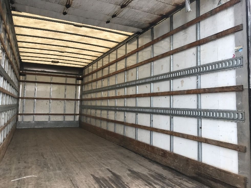 Medium Duty Box Truck-Light and Medium Duty Trucks-International-2019-4300-Delta-BC-174,909\n\t\tkm-$ 67,250 - Image 12