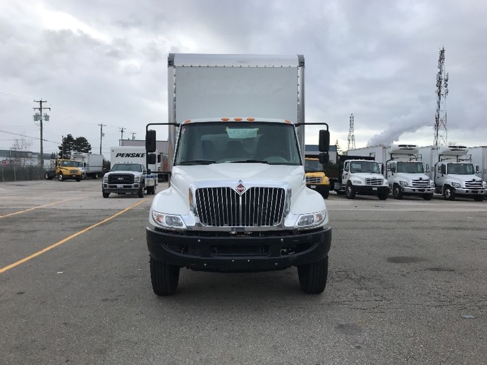Medium Duty Box Truck-Light and Medium Duty Trucks-International-2019-4300-Delta-BC-174,909\n\t\tkm-$ 67,250 - Image 2