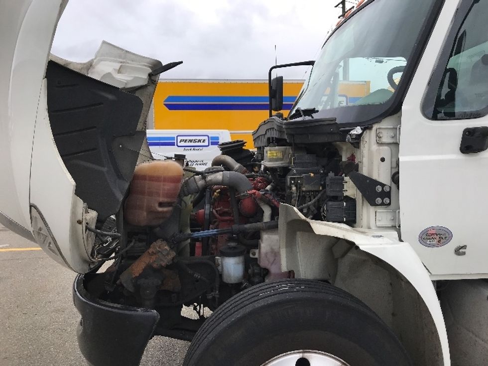 Medium Duty Box Truck-Light and Medium Duty Trucks-International-2019-4300-Delta-BC-174,909\n\t\tkm-$ 67,250 - Image 24