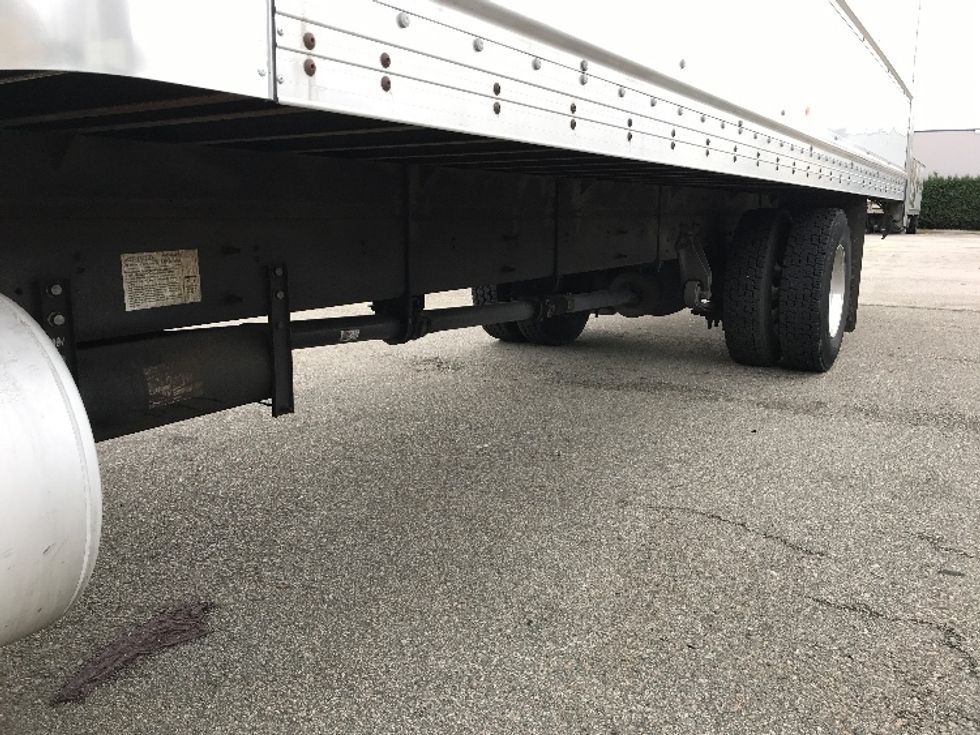 Medium Duty Box Truck-Light and Medium Duty Trucks-International-2019-4300-Delta-BC-174,909\n\t\tkm-$ 67,250 - Image 5