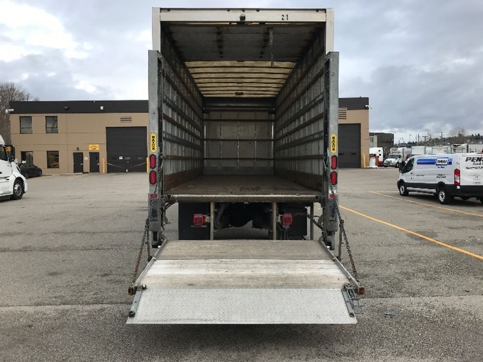 Medium Duty Box Truck-Light and Medium Duty Trucks-International-2019-4300-Delta-BC-174,909\n\t\tkm-$ 67,250 - Image 9