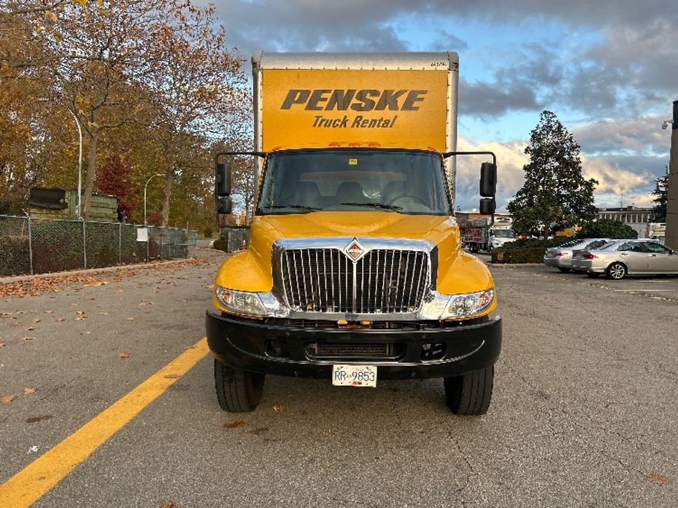 2019 International 4300 DuraStar 4300 photo 2