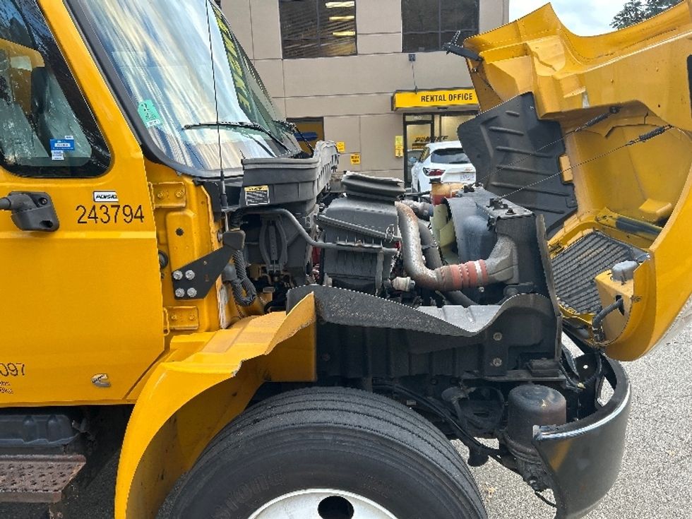 Medium Duty Box Truck-Light and Medium Duty Trucks-International-2019-4300-Delta-BC-178,782\n\t\tkm-$ 65,500 - Image 23