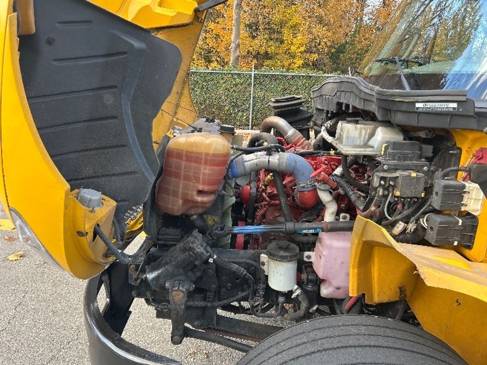 Medium Duty Box Truck-Light and Medium Duty Trucks-International-2019-4300-Delta-BC-178,782\n\t\tkm-$ 65,500 - Image 24