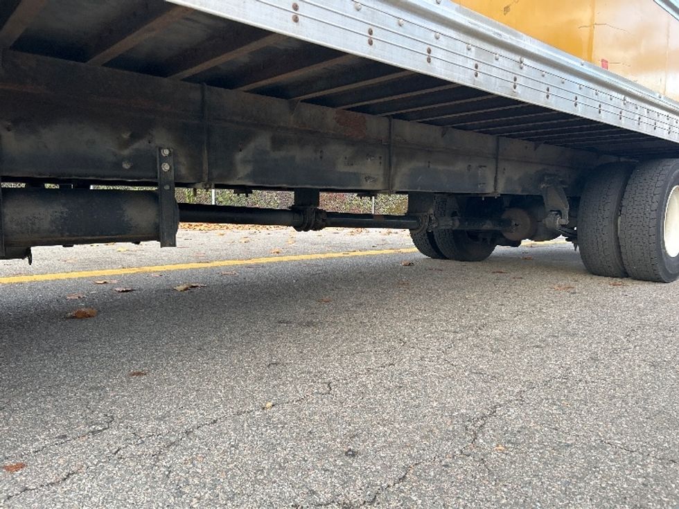 Medium Duty Box Truck-Light and Medium Duty Trucks-International-2019-4300-Delta-BC-178,782\n\t\tkm-$ 65,500 - Image 5