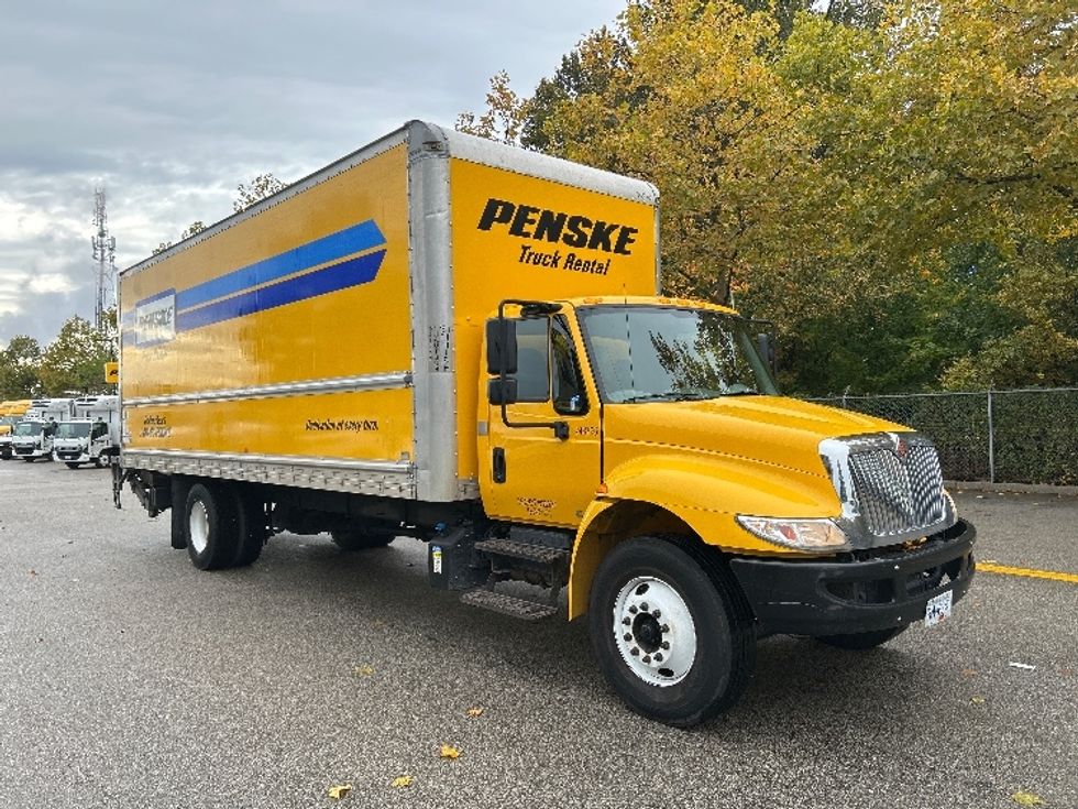 Medium Duty Box Truck-Light and Medium Duty Trucks-International-2019-4300-Delta-BC-191,218\n\t\tkm-$ 64,750 - Image 1