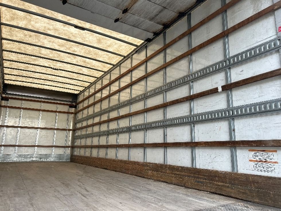 Medium Duty Box Truck-Light and Medium Duty Trucks-International-2019-4300-Delta-BC-191,218\n\t\tkm-$ 64,750 - Image 12