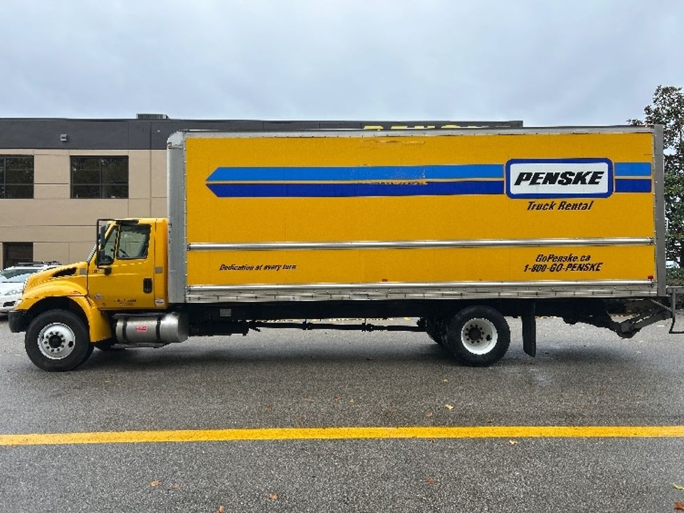 Medium Duty Box Truck-Light and Medium Duty Trucks-International-2019-4300-Delta-BC-191,218\n\t\tkm-$ 64,750 - Image 4