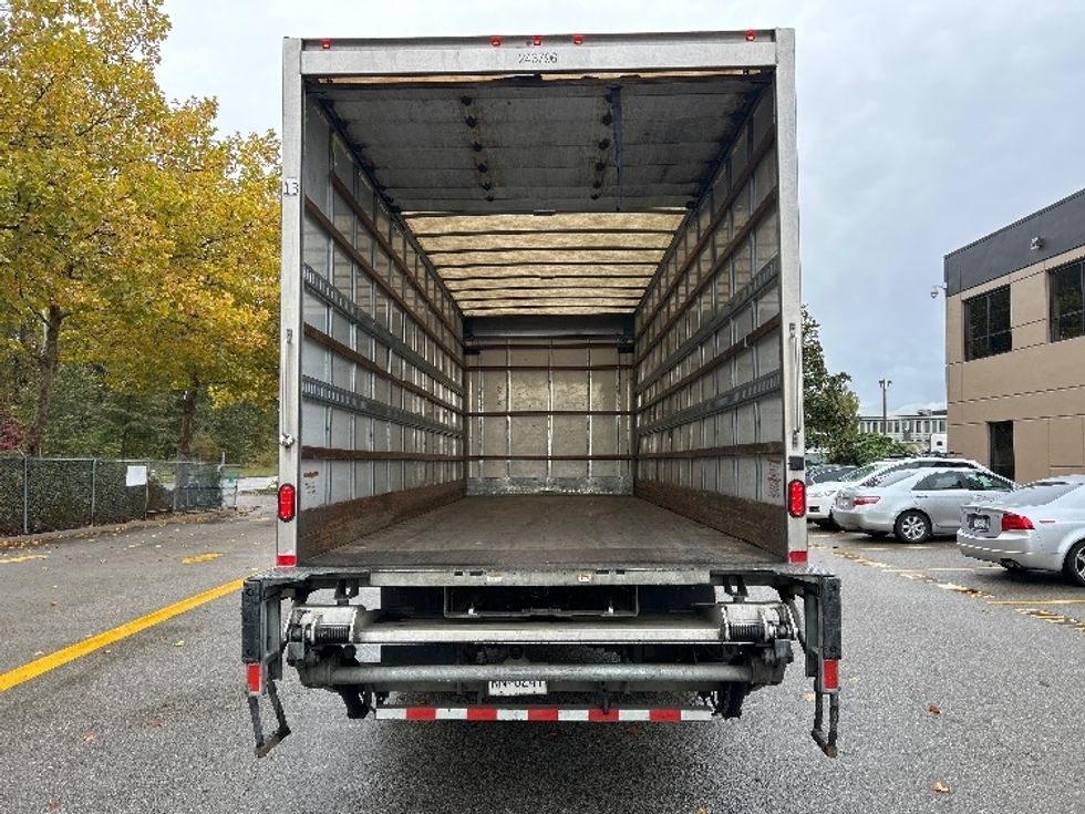 Medium Duty Box Truck-Light and Medium Duty Trucks-International-2019-4300-Delta-BC-191,218\n\t\tkm-$ 64,750 - Image 8