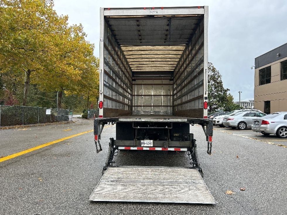 Medium Duty Box Truck-Light and Medium Duty Trucks-International-2019-4300-Delta-BC-191,218\n\t\tkm-$ 64,750 - Image 9
