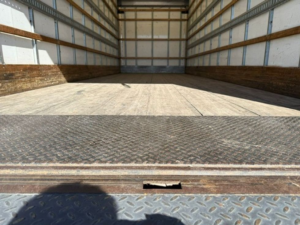 Medium Duty Box Truck-Light and Medium Duty Trucks-International-2019-4300-Delta-BC-194,606\n\t\tkm-$ 66,750 - Image 9