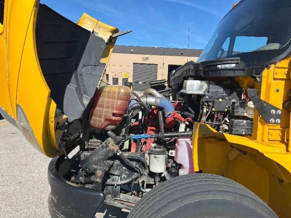 Medium Duty Box Truck-Light and Medium Duty Trucks-International-2019-4300-Delta-BC-240,969\n\t\tkm-$ 62,000 - Image 23