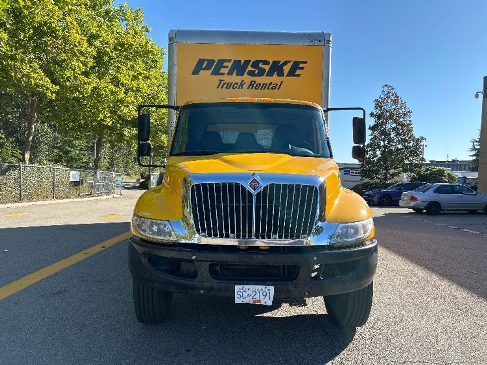 Medium Duty Box Truck-Light and Medium Duty Trucks-International-2019-4300-Delta-BC-260,200\n\t\tkm-$ 58,500 - Image 2