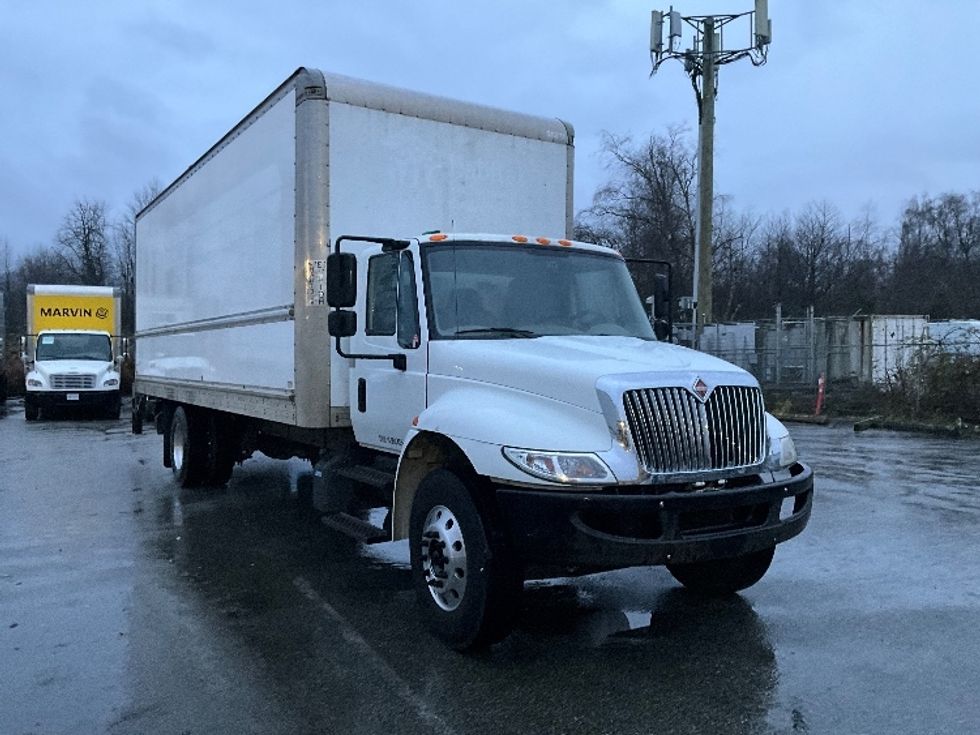 Medium Duty Box Truck-Light and Medium Duty Trucks-International-2019-4300-Delta-BC-280,305\n\t\tkm-$ 59,500 - Image 1