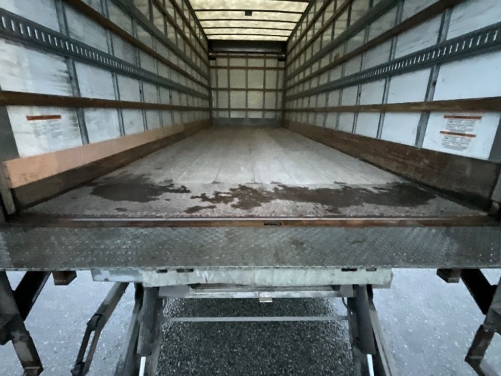 Medium Duty Box Truck-Light and Medium Duty Trucks-International-2019-4300-Delta-BC-280,305\n\t\tkm-$ 59,500 - Image 10