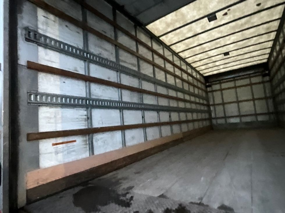 Medium Duty Box Truck-Light and Medium Duty Trucks-International-2019-4300-Delta-BC-280,305\n\t\tkm-$ 59,500 - Image 11