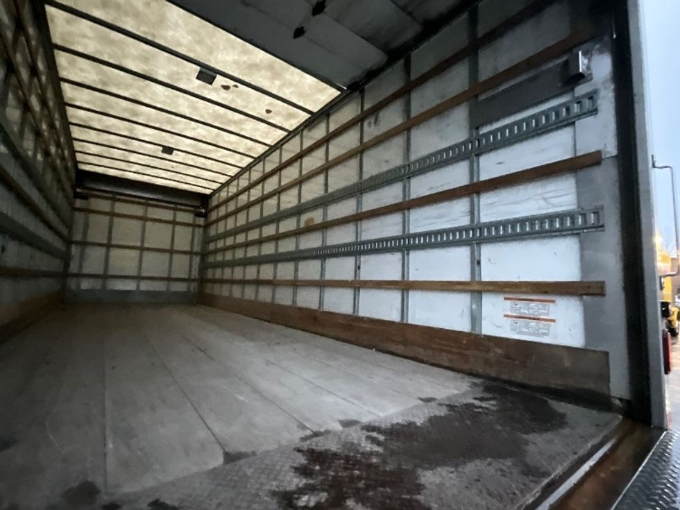 Medium Duty Box Truck-Light and Medium Duty Trucks-International-2019-4300-Delta-BC-280,305\n\t\tkm-$ 59,500 - Image 12