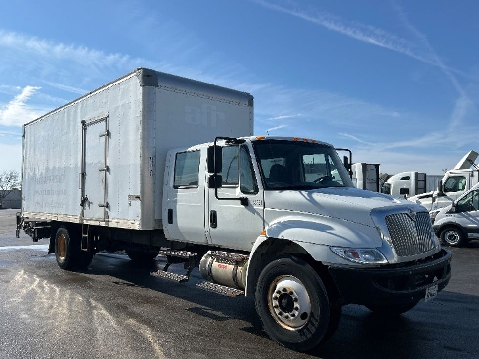 Medium Duty Box Truck-Light and Medium Duty Trucks-International-2019-4300-East Chicago-IN-219,220\n\t\tmiles-$ 44,250 - Image 1