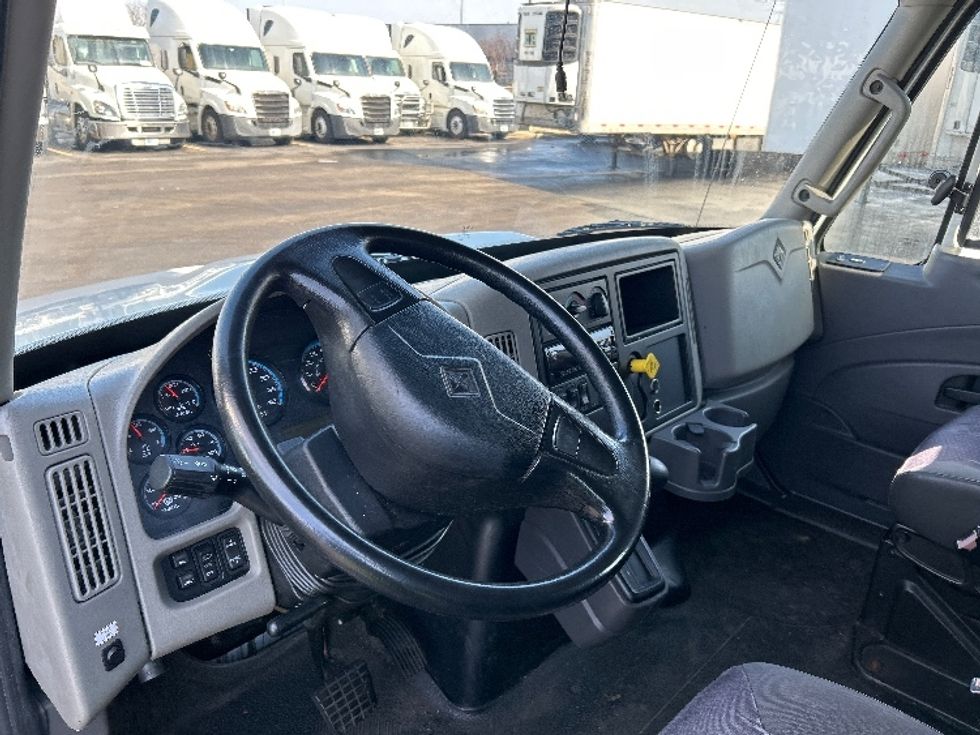 Medium Duty Box Truck-Light and Medium Duty Trucks-International-2019-4300-East Chicago-IN-219,220\n\t\tmiles-$ 44,250 - Image 17
