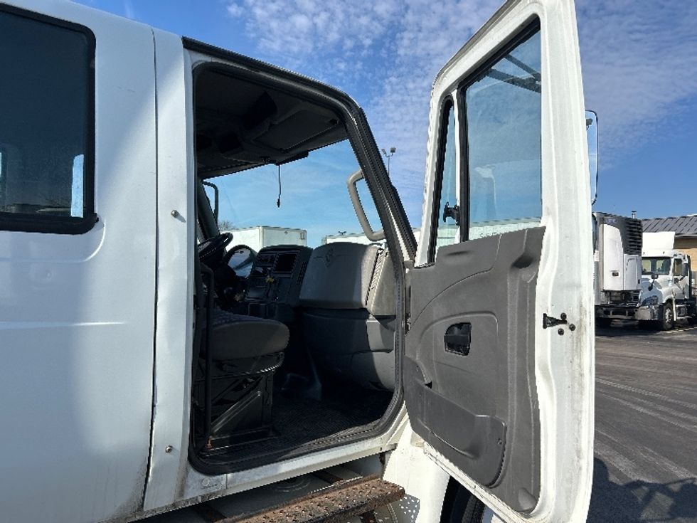 Medium Duty Box Truck-Light and Medium Duty Trucks-International-2019-4300-East Chicago-IN-219,220\n\t\tmiles-$ 44,250 - Image 20