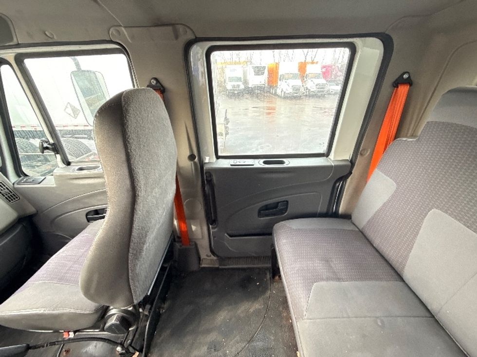 Medium Duty Box Truck-Light and Medium Duty Trucks-International-2019-4300-East Chicago-IN-219,220\n\t\tmiles-$ 44,250 - Image 26