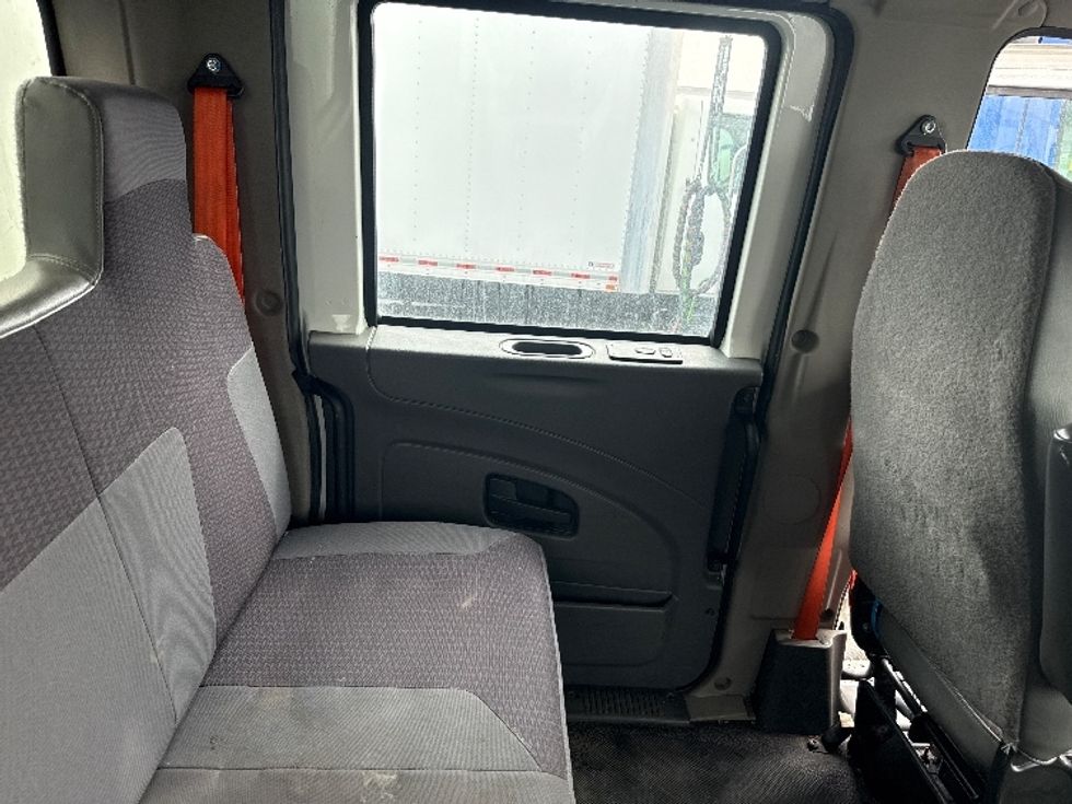 Medium Duty Box Truck-Light and Medium Duty Trucks-International-2019-4300-East Chicago-IN-219,220\n\t\tmiles-$ 44,250 - Image 27