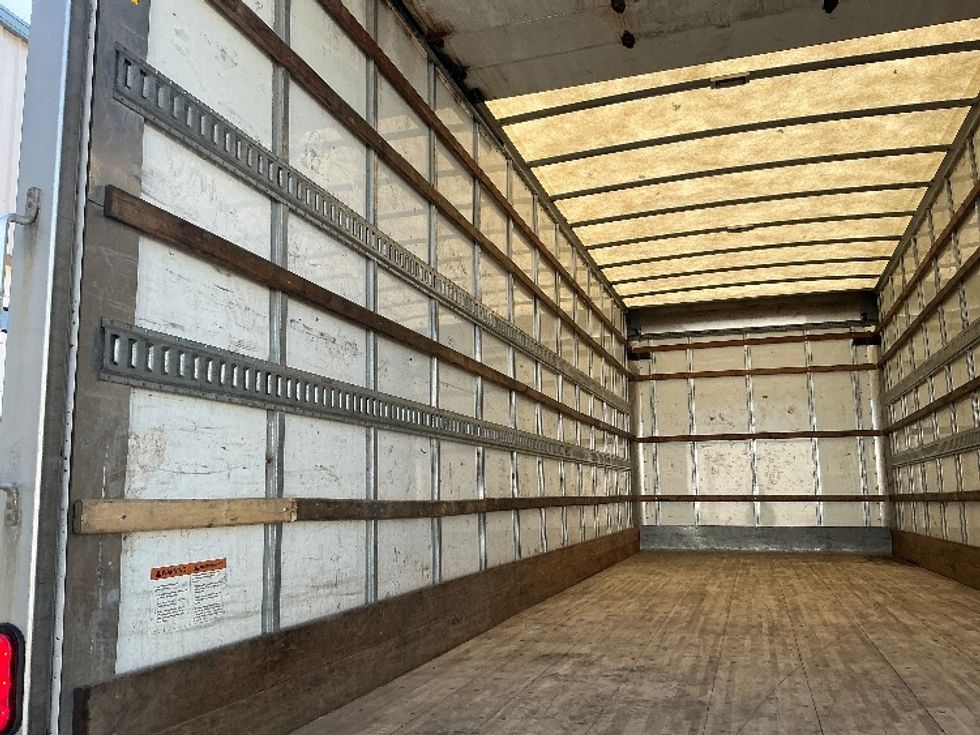 Medium Duty Box Truck-Light and Medium Duty Trucks-International-2019-4300-Edmonton-AB-233,173\n\t\tkm-$ 63,000 - Image 11