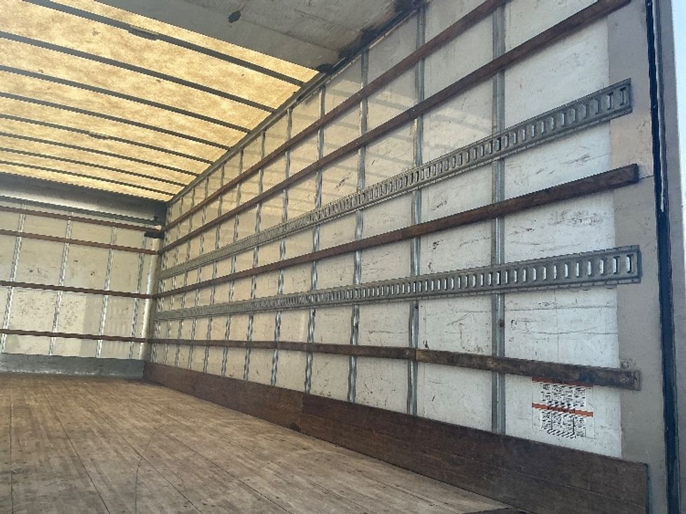 Medium Duty Box Truck-Light and Medium Duty Trucks-International-2019-4300-Edmonton-AB-233,173\n\t\tkm-$ 63,000 - Image 12