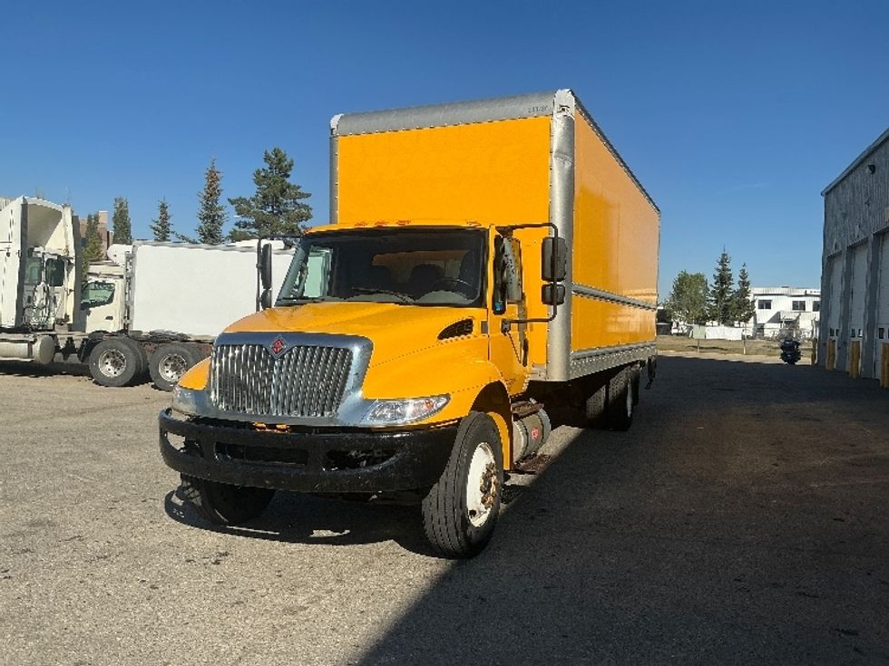 Medium Duty Box Truck-Light and Medium Duty Trucks-International-2019-4300-Edmonton-AB-233,173\n\t\tkm-$ 63,000 - Image 3