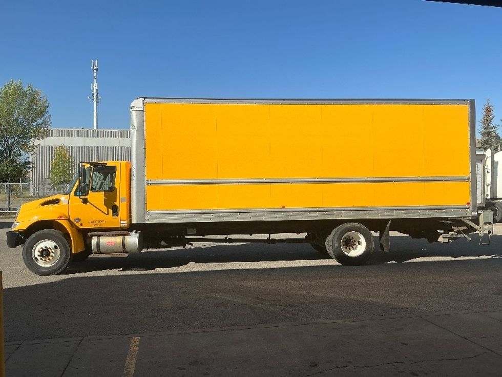 Medium Duty Box Truck-Light and Medium Duty Trucks-International-2019-4300-Edmonton-AB-233,173\n\t\tkm-$ 63,000 - Image 4