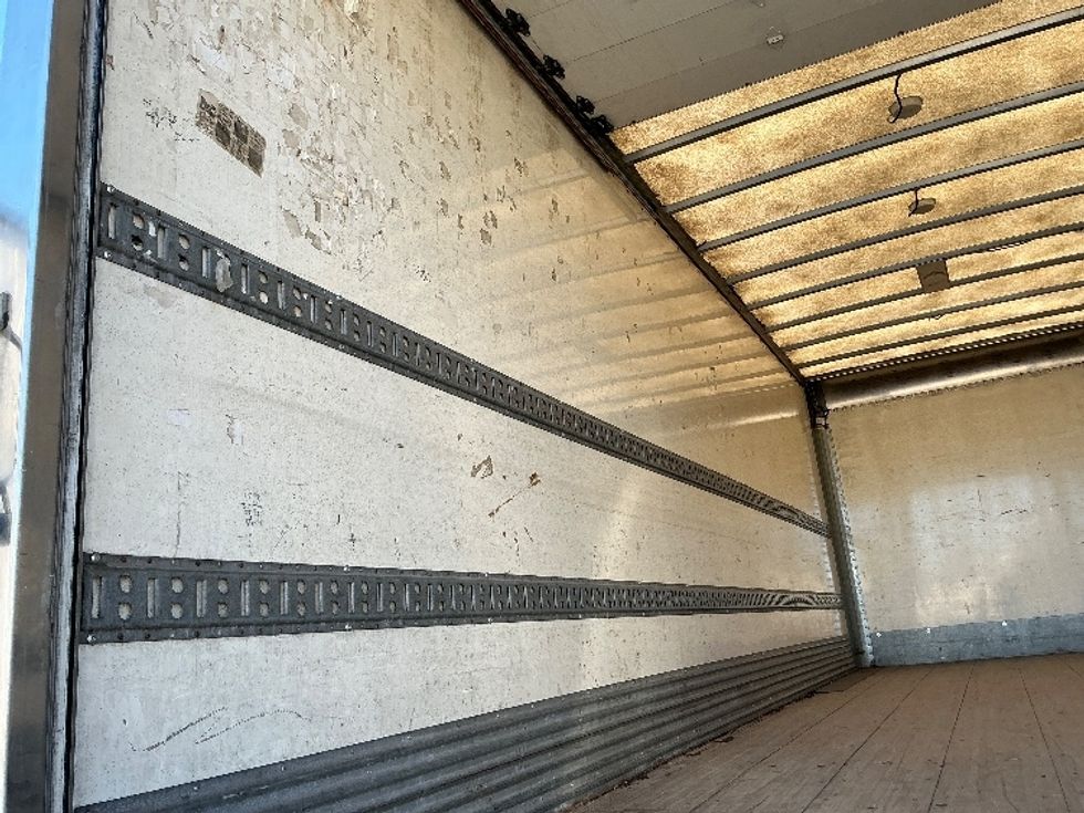 Medium Duty Box Truck-Light and Medium Duty Trucks-International-2019-4300-Edmonton-AB-245,392\n\t\tkm-$ 63,500 - Image 11